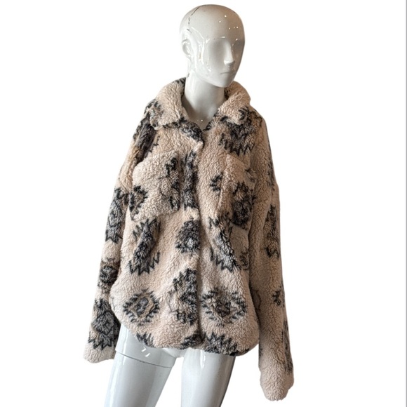 Thread & Supply Mojave Desert Aztec Ivory & Grey Sherpa Teddy Jacket Size M - Picture 13 of 15